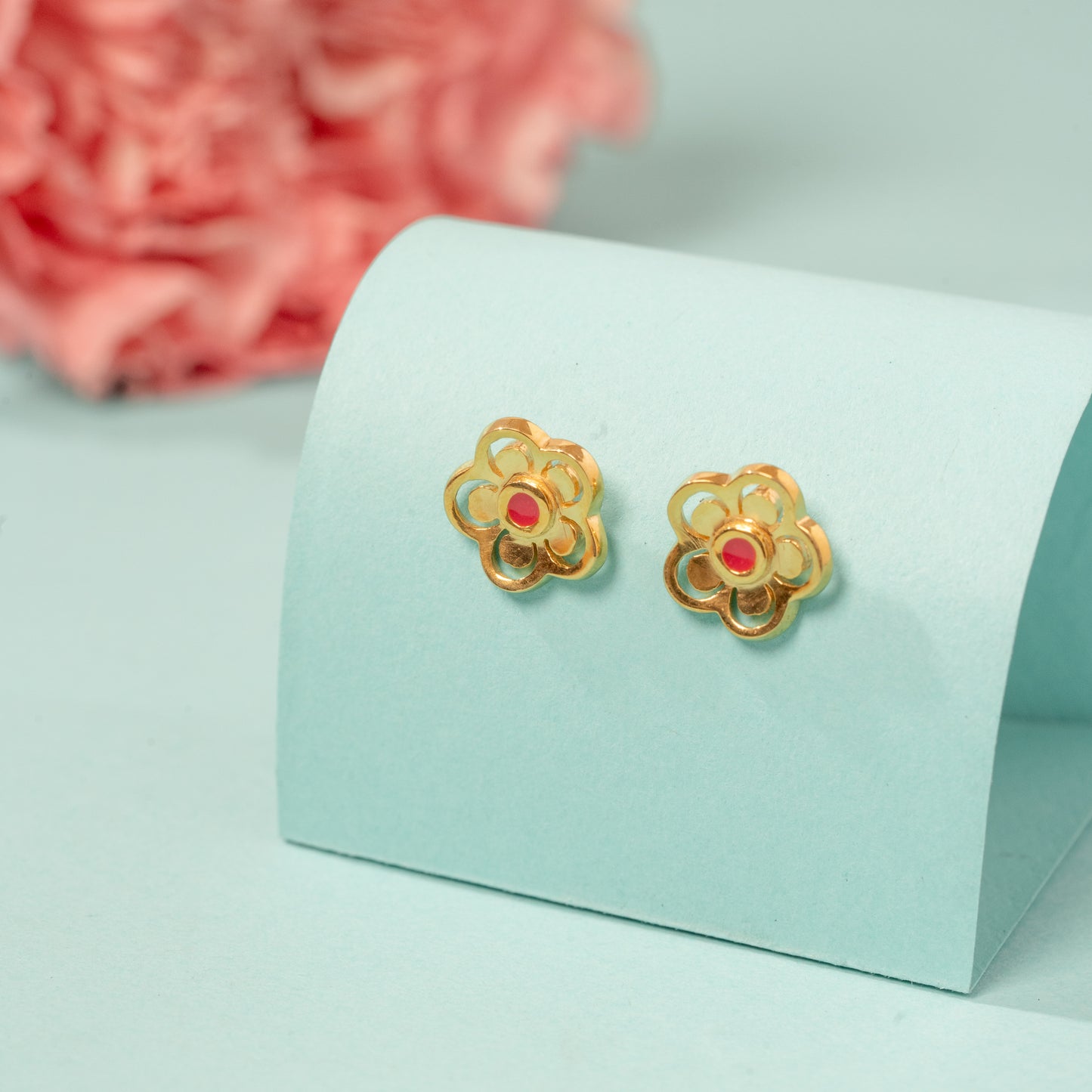 Cutworked Golden Flower earrings in 925 Silver